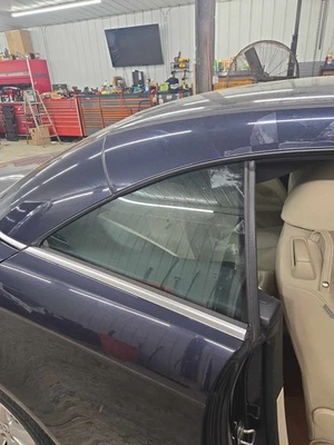 Cuarto de cristal derecho usado se adapta a: Volkswagen Eos 2011 grado derecho A Foto 1 de 4