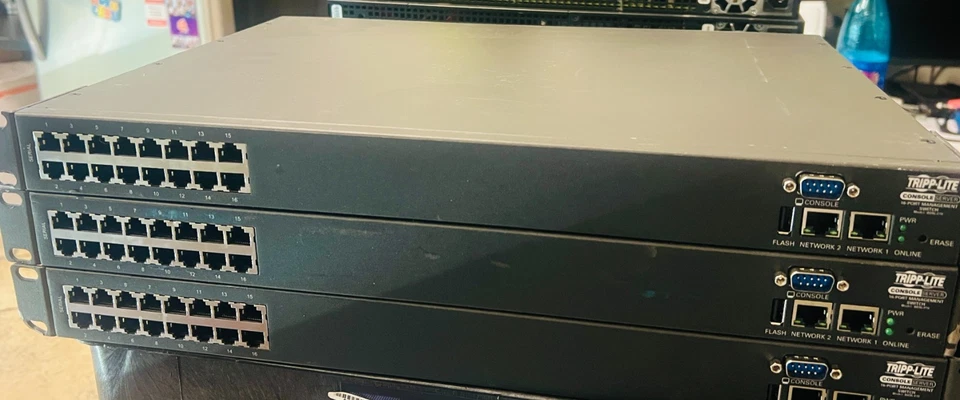 TRIPP-LITE B096-016 16-PORT CONSOLE SERVER MANAGEMENT SWITCH - Image 1 of 3