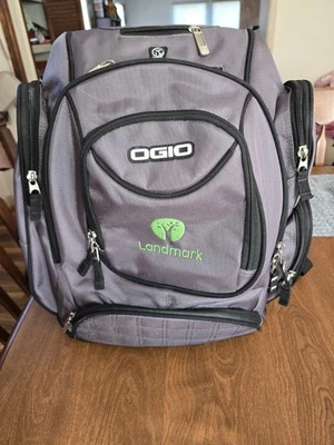Mochila OGIO Metro Street para laptop à prova de intempéries, cinza/preto, viagem - Imagem 1 de 4