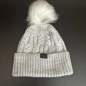 NEW THE NORTH FACE Womens Oh Mega Faux Fur Pom Beanie Gray Heather One Size NWT - Picture 1 of 5