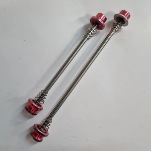 Juego de brochetas de liberación rápida de titanio delanteras y traseras aleación roja bicicleta retro par de - Imagen 1 de 24