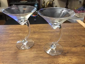 Par De Colección de Vasos Martini Libbey Bravura Giratorios Vástago Desplazado Curvo - Imagen 1 de 9