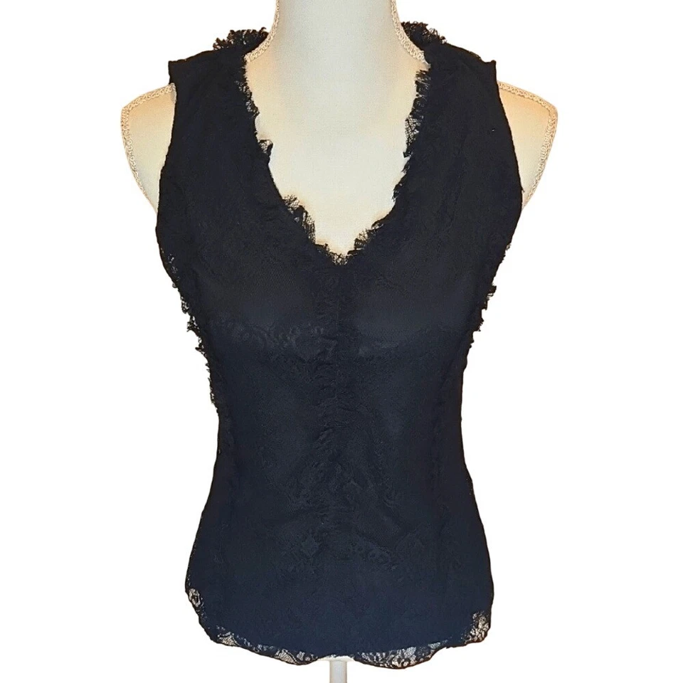 Camiseta sin mangas Lily White XS Y2K negra de encaje con cuello en V caprichosa casa de campo de hadas vintage Foto 1 de 4