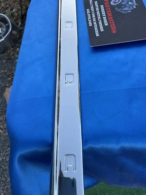 1951 Mercury para-lama dianteiro direito show de moldagem - Imagem 1 de 4