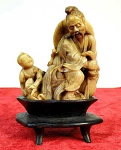 VIEUX PÊCHEUR ET ENFANT. SCULPTURE CHINOISE. PIERRE SAVON. SCULPTÉE. CHINE XIXÈ - Picture 1 of 1