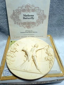 VTG Madama Butterfly Alabaster Raised Relief Collector Plate 1st ed. Italy box - Picture 1 of 7