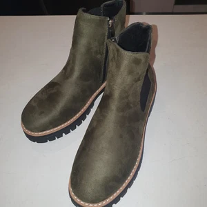 Chelsea design Olive green microsuede boots - Picture 1 of 6