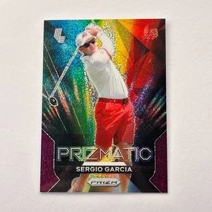 2024 Panini Prizm LIV Golf - Prizmatic Sergio Garcia #4 Pulsar Viola - Foto 1 di 2