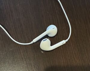 Apple Headphones 3.5mm Plug
