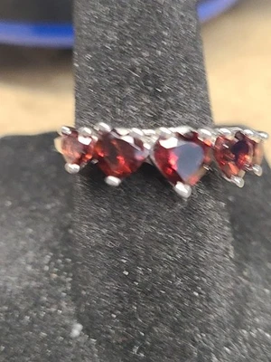 Anillo corazón granate rojo rodio sobre plata de ley 2,20 ctw Foto 1 de 2