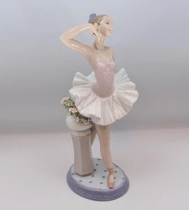 Ballerina With A Strong Presence 6323 Lladro Spain Porcelain Out Of Print Box - Picture 1 of 12