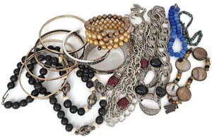 JEWELRY LOT 14 pieces NECKLACES & BRACELETS modern & vintage Women's Fashion - Picture 1 of 18