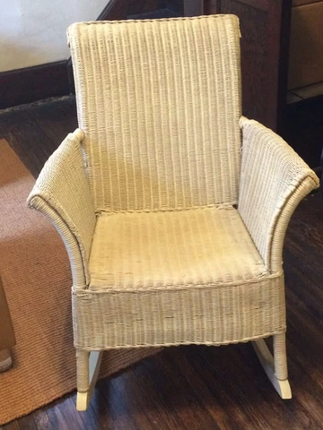 Elegant Antique Beige Wicker Rocking Chair Rocker Excellent Condition Cover