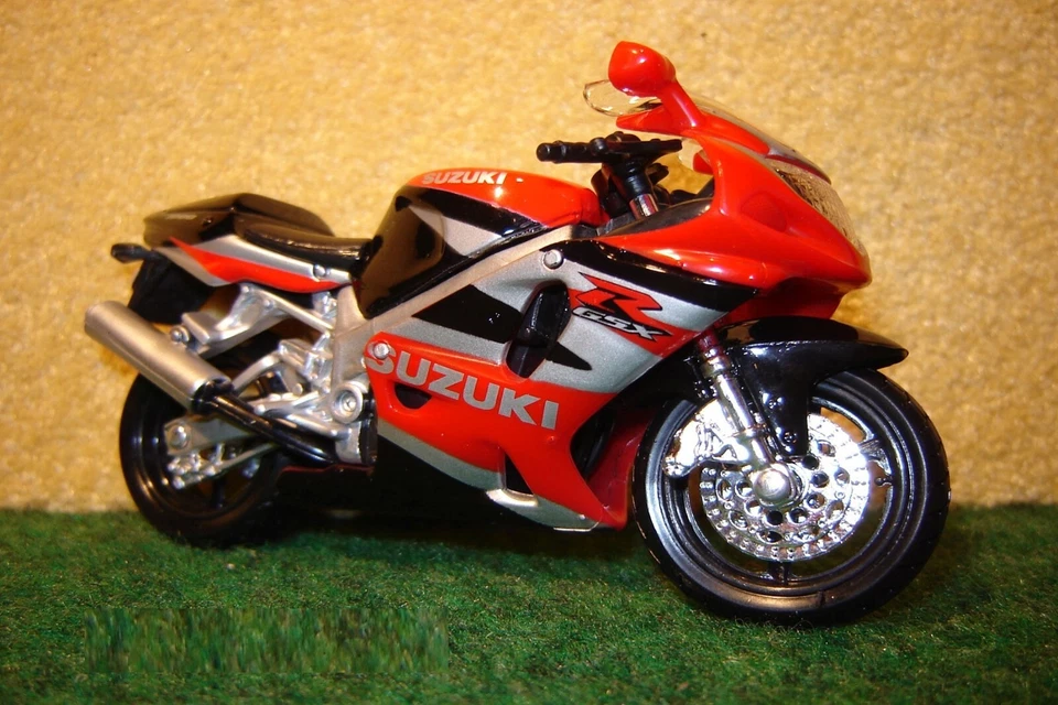 1:18 Suzuki GSX-R 1000 Rot MAISTO 00204 - Bild 1 von 1