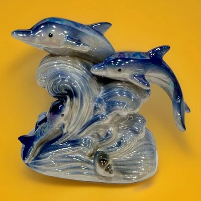 Figura de delfín de cerámica vintage iridiscente de tres delfines azules brillo Foto 1 de 3
