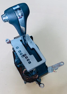 OEM 05-06 Lincoln Navigator Floor Shifter Gear Shift Lever Selector Assembly - Image 1 of 4