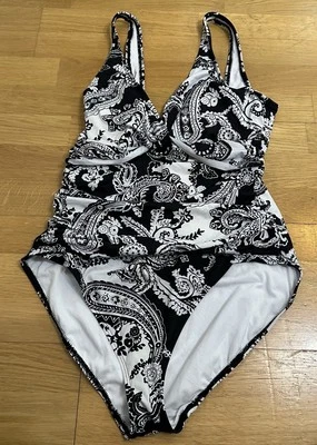 Ralph Lauren Women's Black/White Twisted Paisley I Pc Size 12 Great Condition. - Image 1 of 4