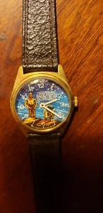 Star Wars R2D2 C3PO Droids Watch 1977 Rare Gold Casing - Picture 1 of 8