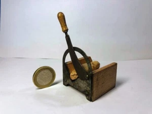 *** KURIOSE *** ANTIKE PUPPEN BROTSCHNEIDER MASCHINE *** URALT *** UM 1900 *** - Bild 1 von 6