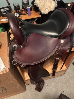 Selim para gaiteiro de trilha Circle Y VA - Imagem 1 de 4