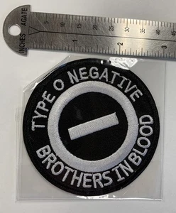 Parche tipo O negativo Brothers in Blood hierro nuevo en paquete - Imagen 1 de 2