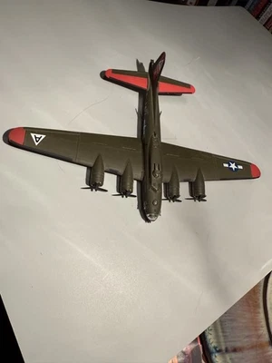 Model Power  B-17G "Chow-Hound" diecast 1:155 - Image 1 of 4