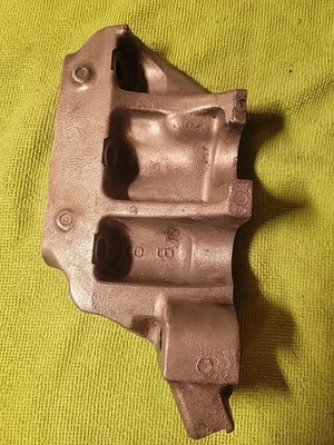 2002-2011 TOYOTA CAMRY RIGHT ENGINE MOUNT BRACKET OEM Genuine 12316-0H050 EM - Image 1 of 4