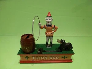 VINTAGE MONEY BOX - TRICK DOG - GOOD CONDITION - Picture 1 of 7