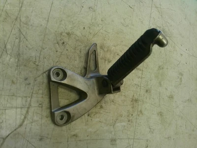 Suzuki Katana 600 GSX600F 2006-2007 estriba de pasajero trasero izquierdo Foto 1 de 4