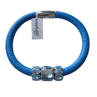 BRAZALETE CON DIJE DE MADERA AZUL BRILLANTE Y CUENTAS DE CUBO DE HIELO Y CUENTAS DE NAVETTE NUEVO CON ETIQUETAS Foto 1 de 3