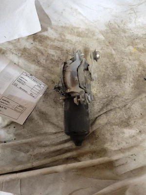 Windshield Wiper Motor Fits 87-96 MITSUBISHI PICKUP 166493 - Image 1 of 2