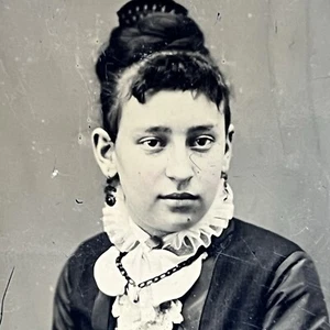 Antique Tintype Photograph Beautiful Young Woman Gorgeous Collar Hair - Picture 1 of 10