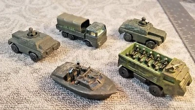 VINTAGE LOT OF 5 1970'S MATCHBOX WAR VEHICLES AND BOAT   86C - Image 1 of 4
