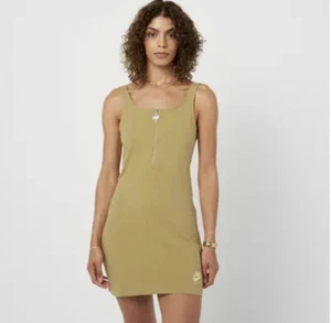 NIKE AIR TIGHT FIT SPORTSWEAR DRESS (1/4 ZIP) CASUAL GREEN DM6458 769 S - Picture 1 of 7