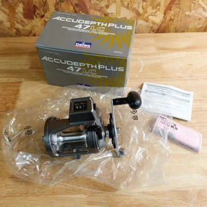 DAIWA ACCUDEPTH PLUS 47LC ANGELROLLE DOWNRIGGER TROLLINGSCHNUR ZÄHLER LACHS - Bild 1 von 11