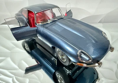 1:18 KYOSHO Jaguar E-Type купе Dar синий металлик #KY08954BL - Изображение 1 из 4
