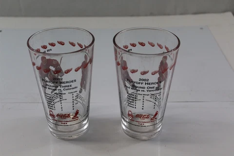 2 Glass Tumblers Advertising Arby's / 2002 Playoff Heroes NHL Detroit Red Wings Cover