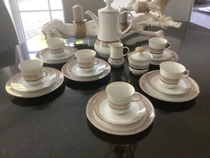 WINTERLING MARKTLEUTHEN KAFFEESERVICE FÜR 6 PER.23 Teile Goldmuster Regal:2 - Bild 1 von 4