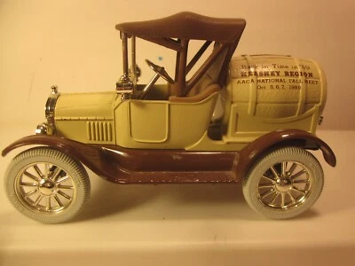 ERTL, 1/32  DIECAST 1918 FORD MODEL T RUNABOUT COIN BANK - Image 1 of 4