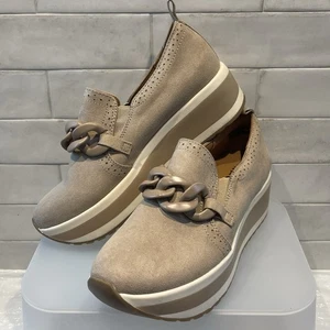 Mad Love Women’s Maryanne Platform Loafers NWOB Tan Size 8.5 - Picture 1 of 7