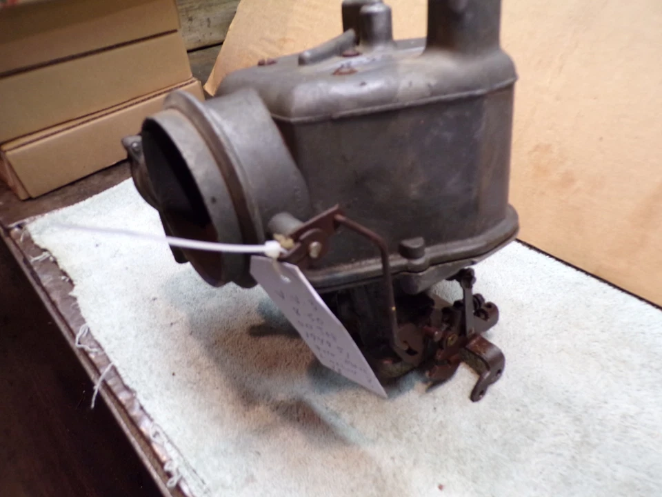 Carburador estrangulador de aire caliente Holley 493-1 1949-51 Mercury V8 Foto 1 de 3