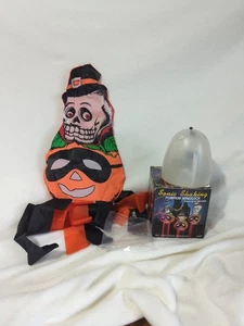 Vintage Sonic Shaking Skull Windsock Decorative Movable 1992 Halloween Tested - Picture 1 of 10