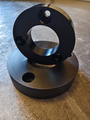 DISCOVERY 3 & 4 +30 / +40MM (1.5") SUSPENSION SPRING SPACER BLOCK LIFT KIT - Image 1 of 3