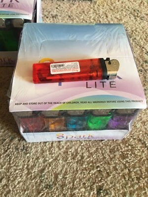 Nuevo ~ Paquete de 50 encendedores Spark Lite multicolor (púrpura, azul, rojo, verde y amarillo) Foto 1 de 4