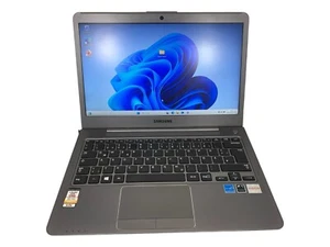 Samsung Serie 5 NP535U3C 13,3 Pollici 8GB DDR 128GB SSD Office 2021 con Alimentatore - Foto 1 di 12