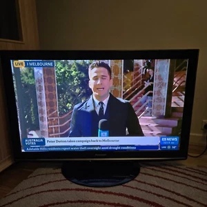 Large Panasonic  Plasma TV with remote 2009 - Picture 1 of 1