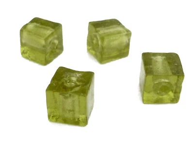 Glasperlen Würfel 8 mm oliv mit Silberfolie 15 Perlen Spacer nenad-design AN289 - Bild 1 von 4