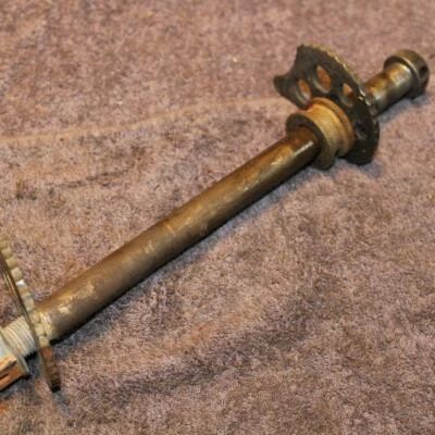 Yamaha XT250 1982 eje trasero rueda trasera llanta pivote perno eje cadena ajustador Foto 1 de 4