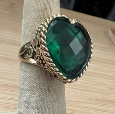 Anillo Sajen Amore Corazón Marianna Richard Jacobs Cristal Verde Adornado 5.25 Foto 1 de 4