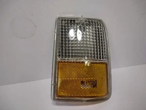 OEM 86-1990 CHEVY CHEVROLET CAPRICE EURO FRONT SIGNAL MARKER CORNER LIGHT RIGHT - Picture 1 of 6
